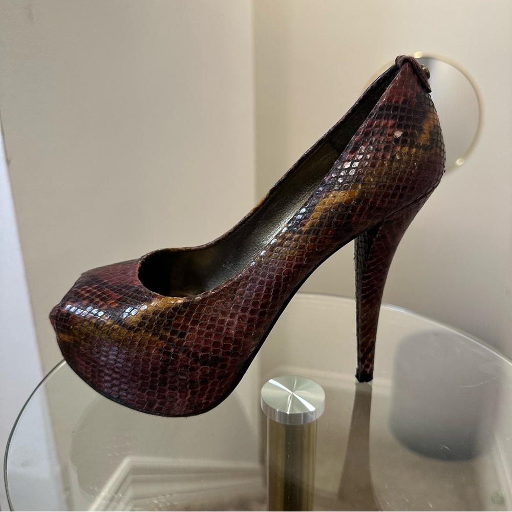 Stuart Weitzman Python Snakeskin Peep Toe Heel In… - image 8